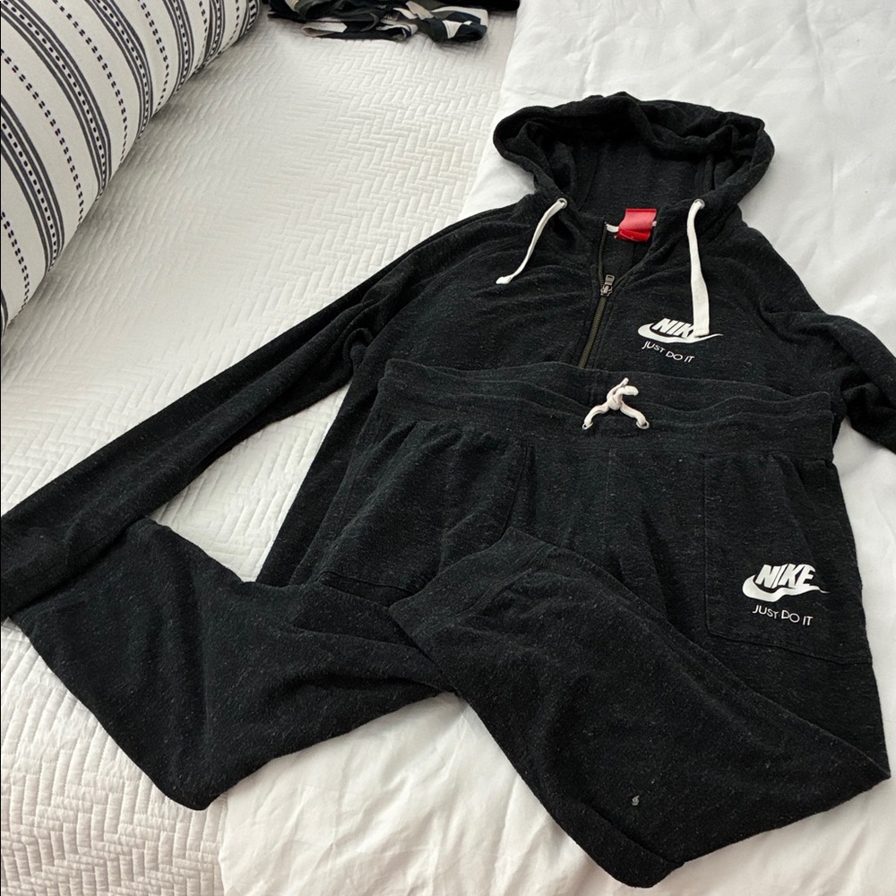 Vintage Nike Black Hoodie and Joggers Set